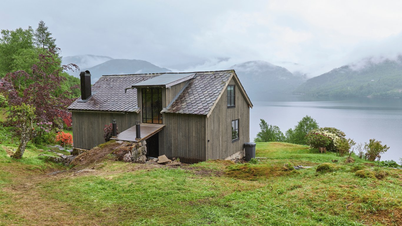 Eventyrlig oppussing: Førde, Naustdal